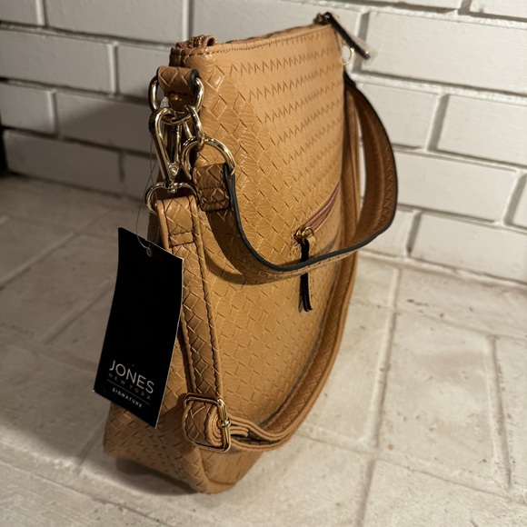 NWT Jones New York medium/large Purse in French Latte color - Picture 5 of 12
